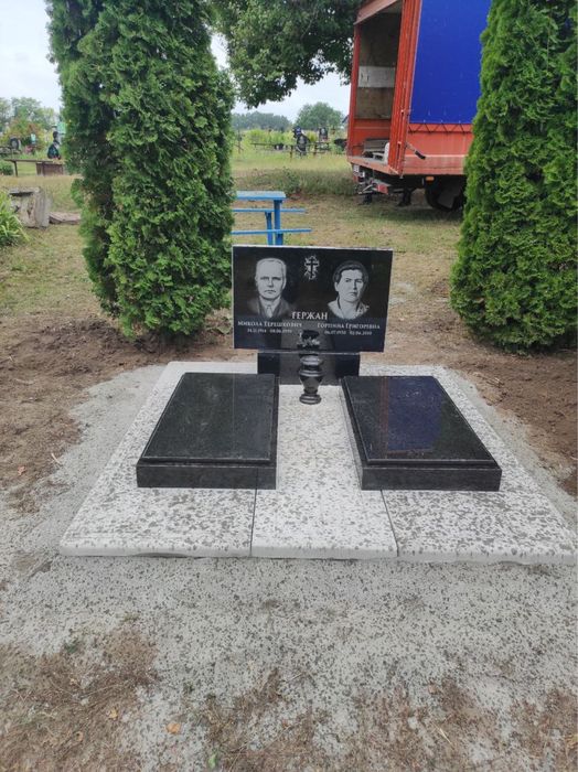 Не дорогі памʼятники з граніту.