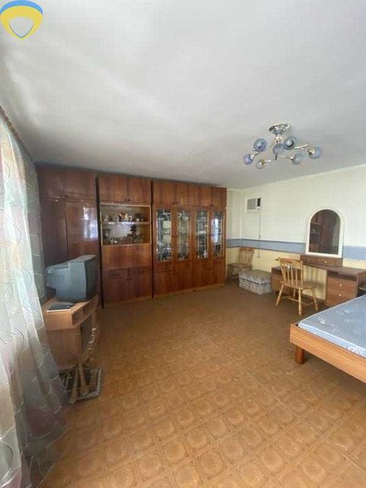 Небольшой дом с гостевым домиком рядом с парком 411-й батареи