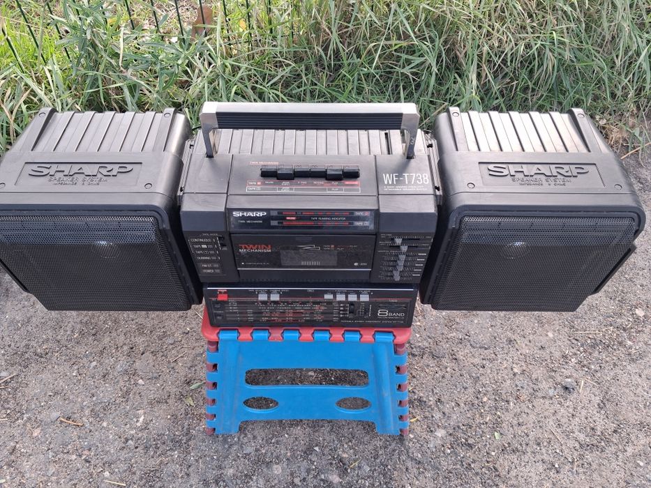 Продам магнитолу Sharp WF-T738