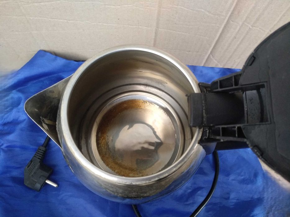 Электрочайник Grunhelm EKS-7518