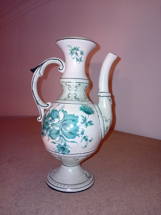 Jarro em cerâmica R.B