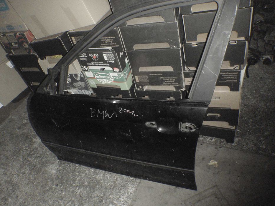 drzwi bmw e46 posiadam wszystkie części do tego modelu.