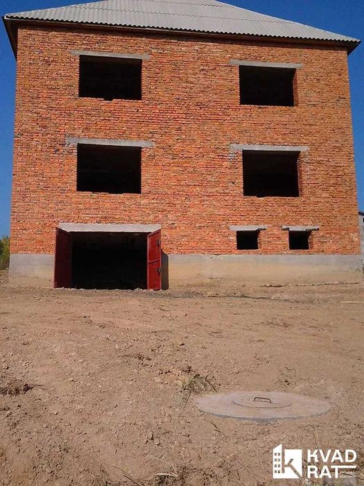 Продаж 2-поверхового будинку з гаражем та ділянкою ! 184 м2