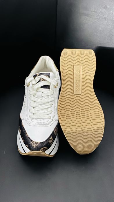 Жіночі кросівки GUESS, 35р, 22 см