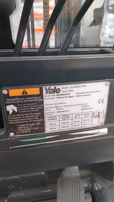 Empilhador gás hyster 2500kgs / 2730 horas / ANO 2016