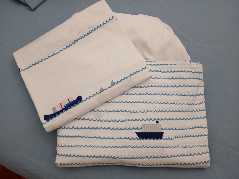 Capa de edredon com lençol de baixo