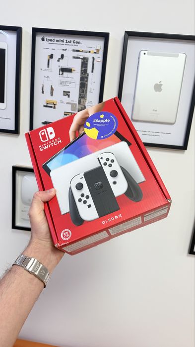 Nintendo Switch OLED стан НОВОЇ, повний заводський комплект!