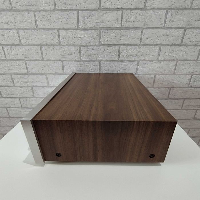 Amplituner Toshiba SA-300L piękny stan. Bardzo ładne gra.