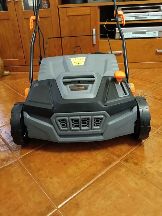 Escova elétrica para relva artificial