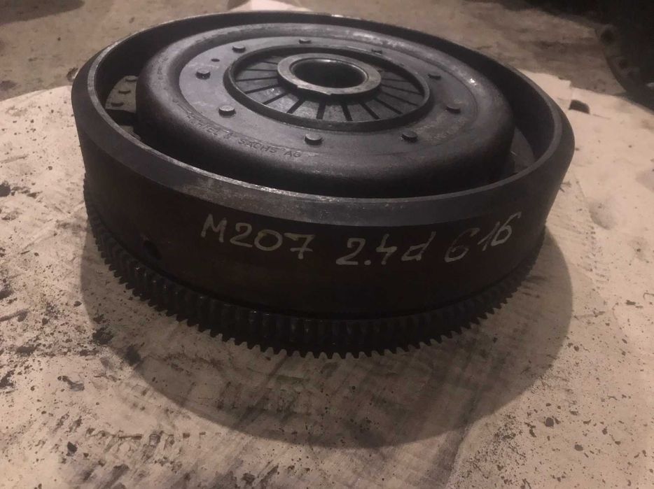 Зчеплення Сцепление Корзина Маховик Mercedes-Benz Sprinter M207 2.4D