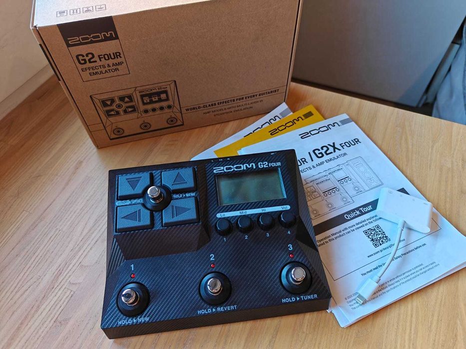 Pedal Zoom G2 Four — multi-efeitos para guitarra