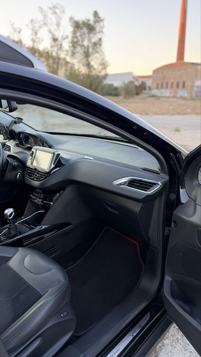 2019 Peugeot 2008 Crossway edition Noir  1.2 puretech (baixo kms‼️)