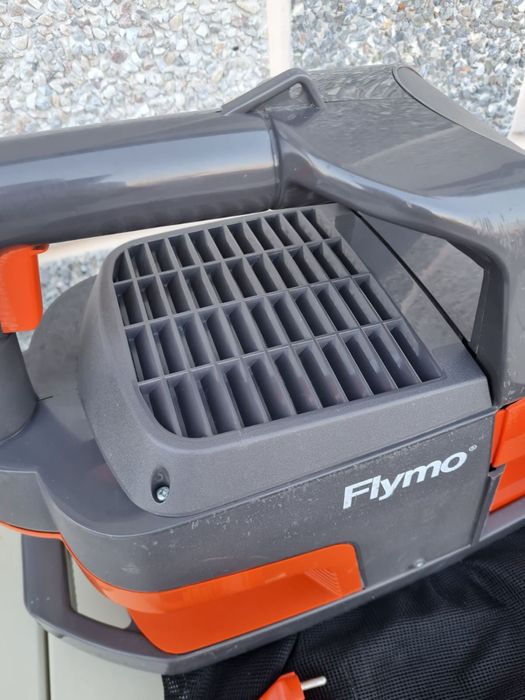 садовий пилосос-повітродув Flymo GardenVac