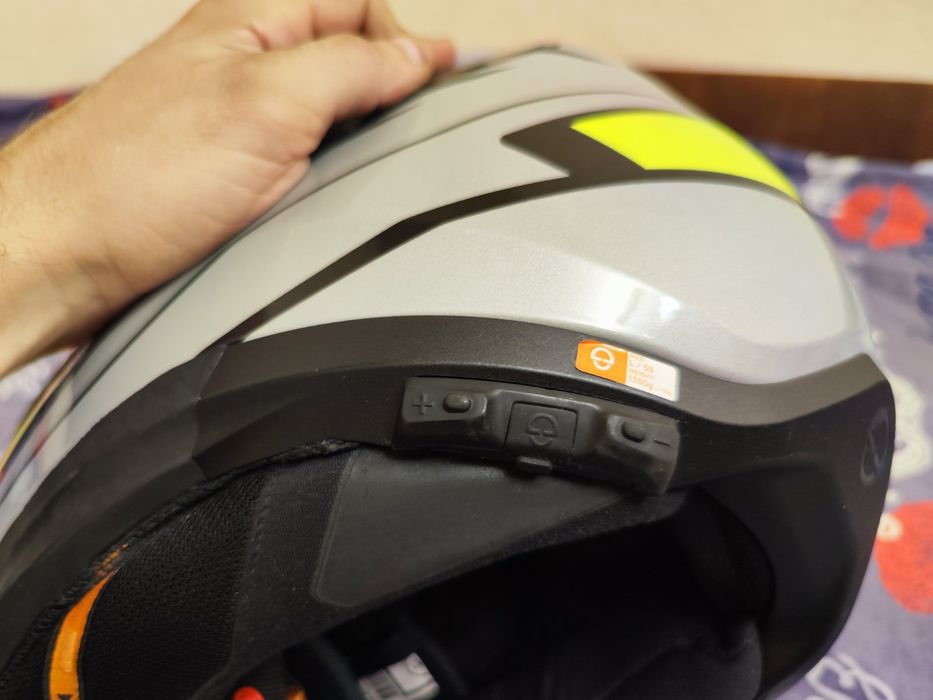 Мотошолом Schuberth R 2