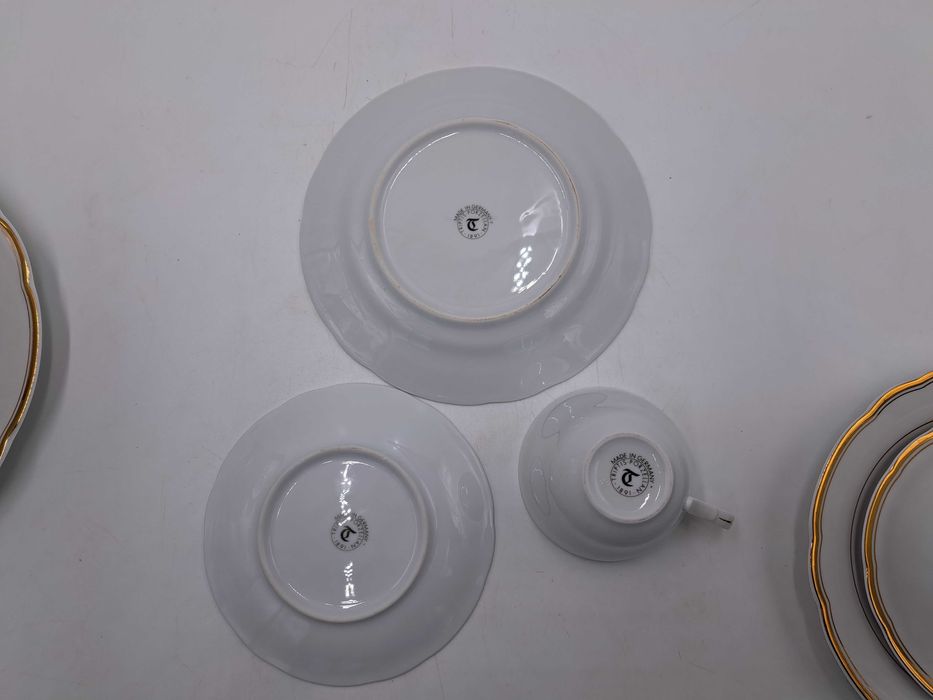 Filiżanka spodek talerz patera piętrowa Triptis Niemcy biała złocenia