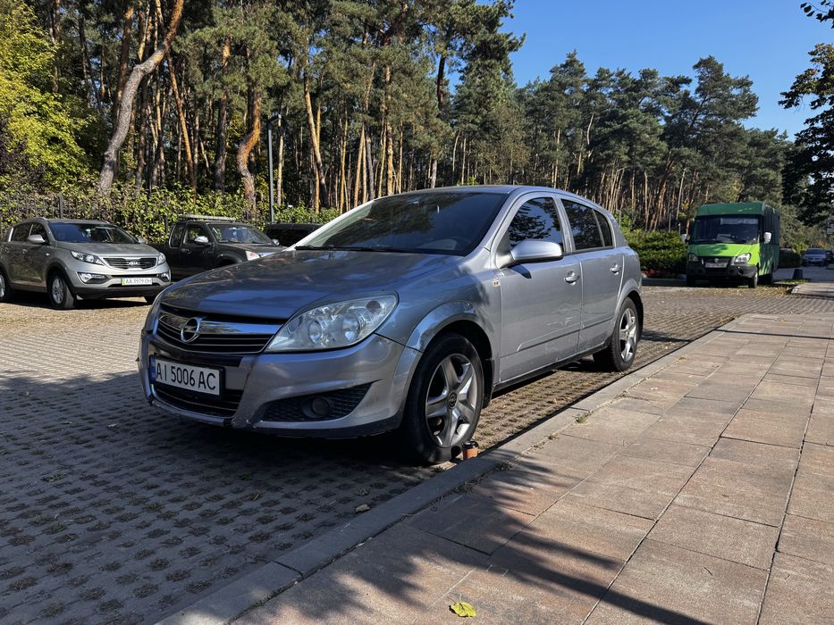 Opel Astra H 2007 р., 1.6 бенз.,  робот — 3500$