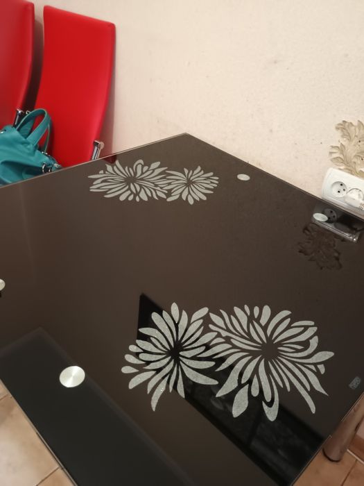 Продам стол для кухни.