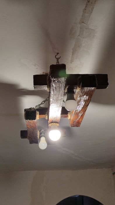 Дерев'яна люстра