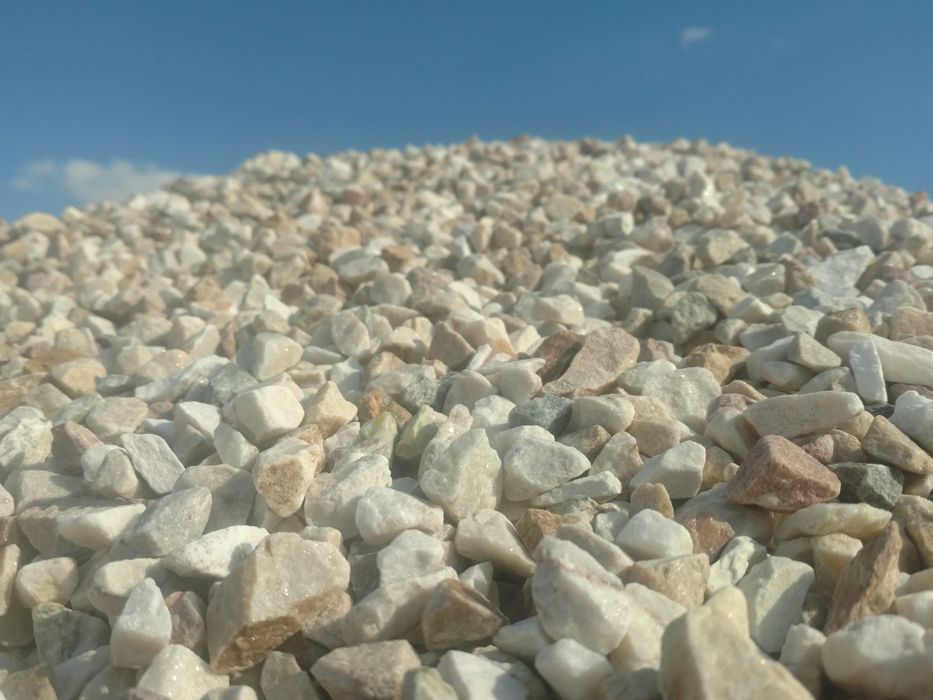 Grys Lastryko kamyczek ogrodowy gres ozdobny granitowy biała marianna