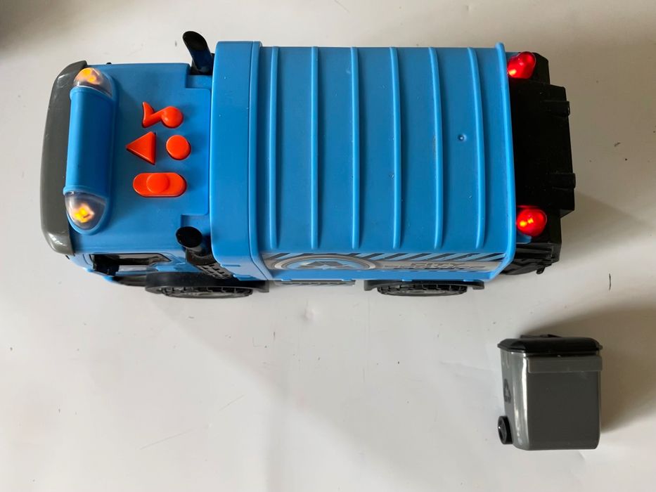 Samochód Śmieciarka ŚWIATŁO I DŹWIĘK  plus kubeł na śmieci