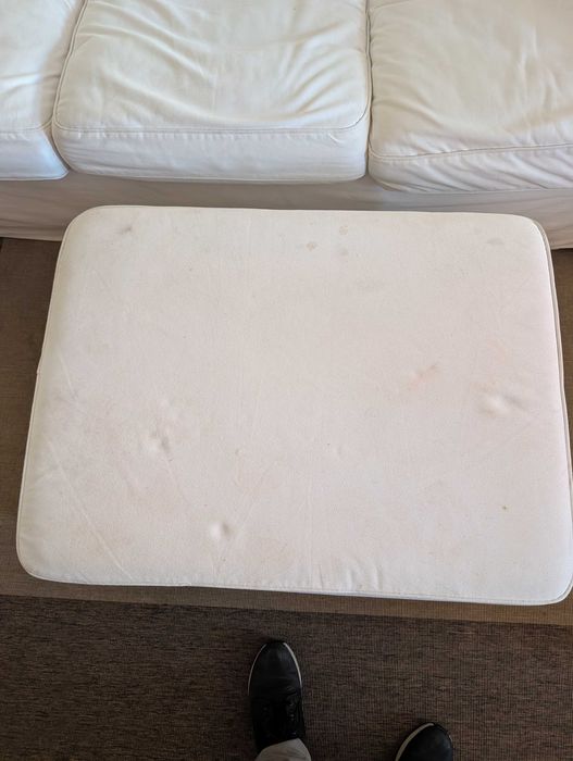 Sofá branco do IKEA