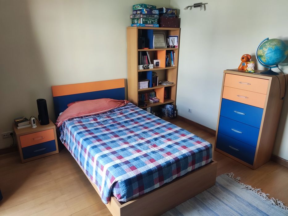 Mobília de quarto de solteiro como novo