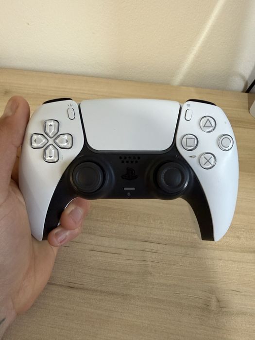 Comando PS5 muito conservado a funcionar perfeitamente