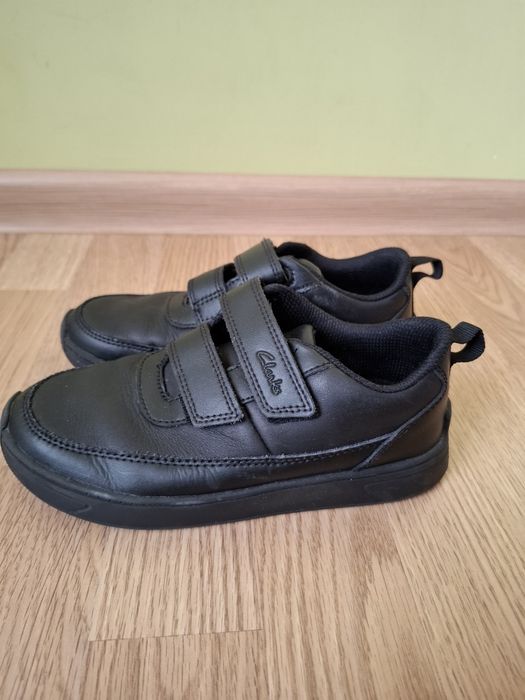 Кросівки Lacoste Skechers  Clark's 32p