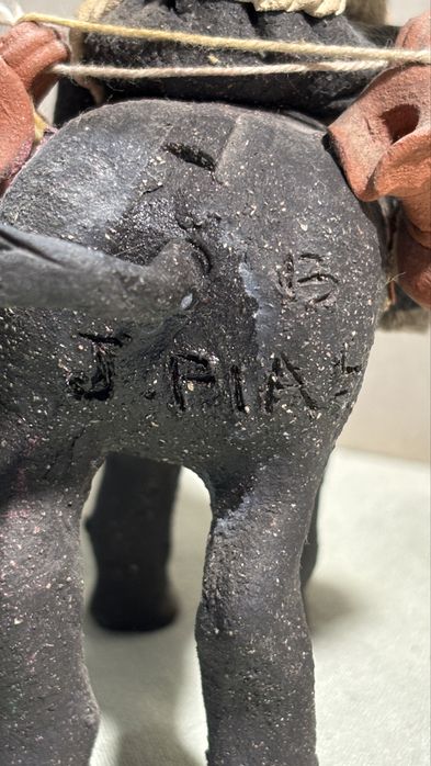 Raro Santo António em barro assinado