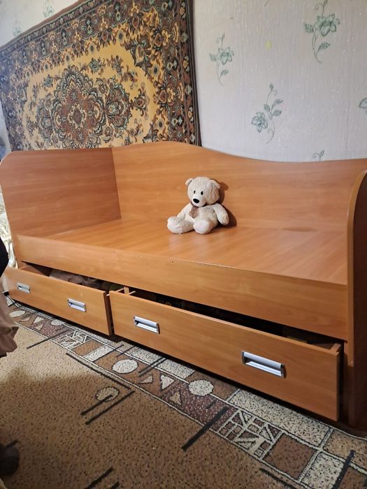 Ліжко односпальне  дитяче 80х190 якісне.