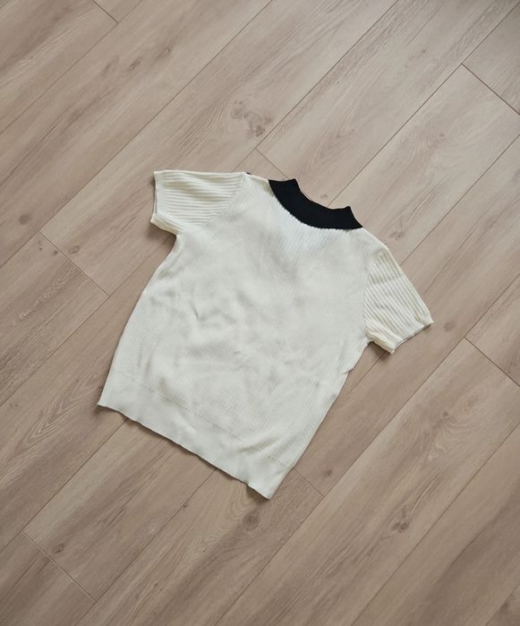 Sweterek z krótkim rękawem