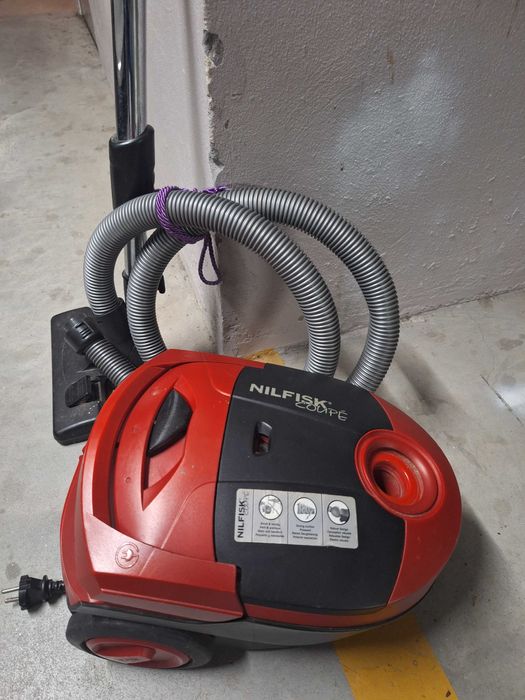 Aspirador Nilfisk 1800W