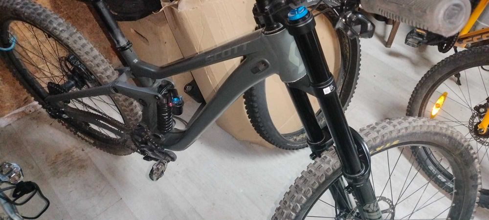 Bike downhill Scott Gambler