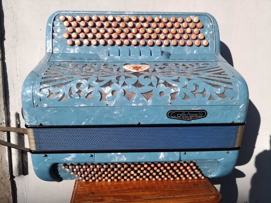 Баян-акордеон італійський