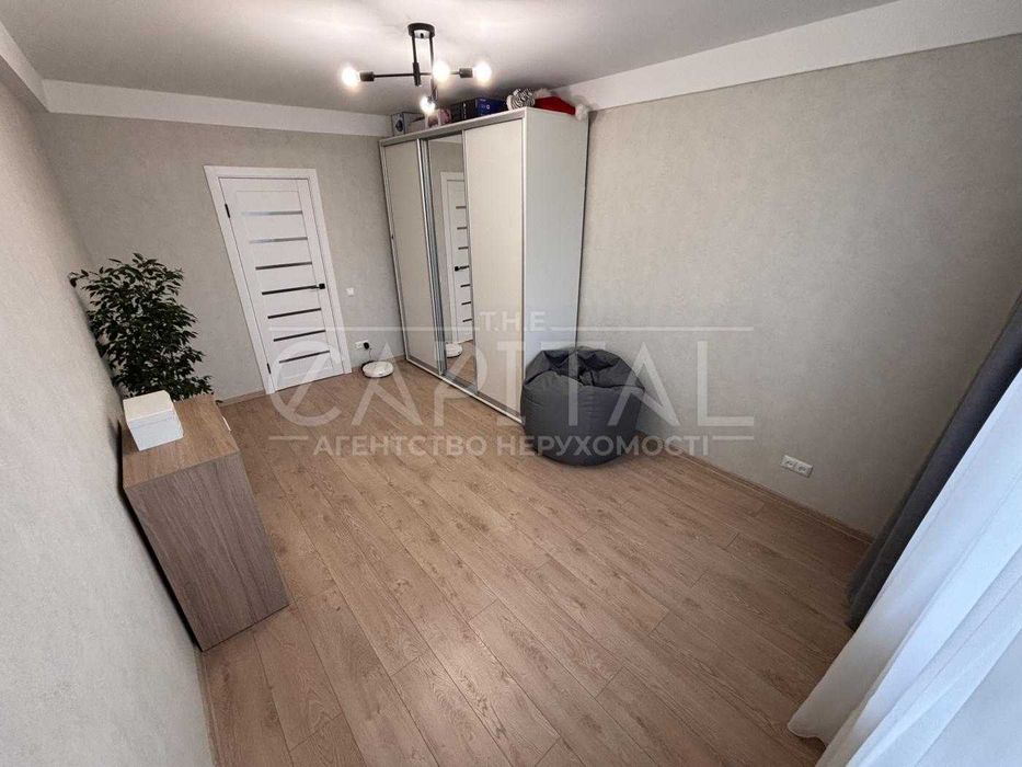 Продаж / Квартира / 3-кімнатна / КПІ, Київ