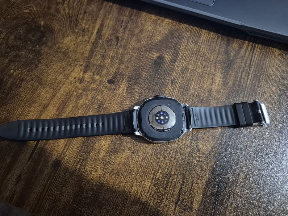 Продам годинник Samsung galaxy watch 8 classic (в ідеальному стані)