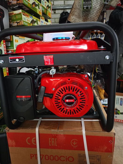 Бензиновий генератор Edon PT-3800D 3,0 кВт, мідь