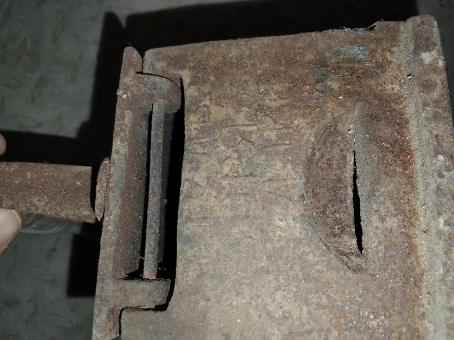 Старовинна праска на вуглях