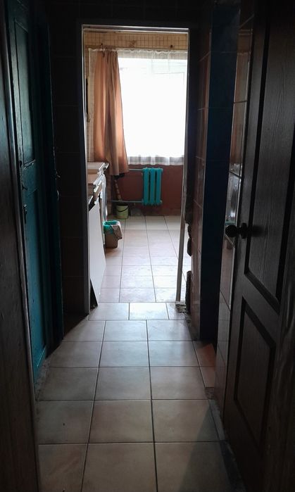 Продам затишну кімнату в гуртожитку, район ТРЦ Київ з меблями.