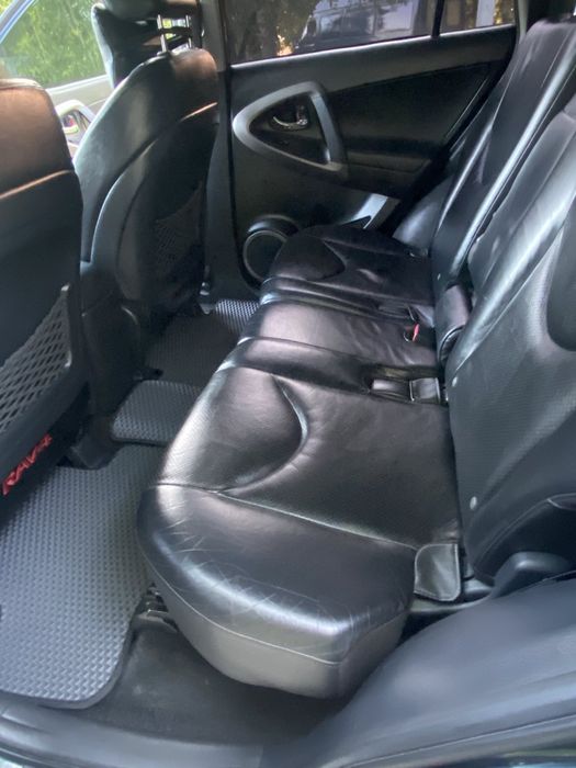Toyota  RAV4 продам
