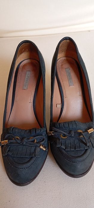Sapatos de salto alto camurça Uterque azul escuro