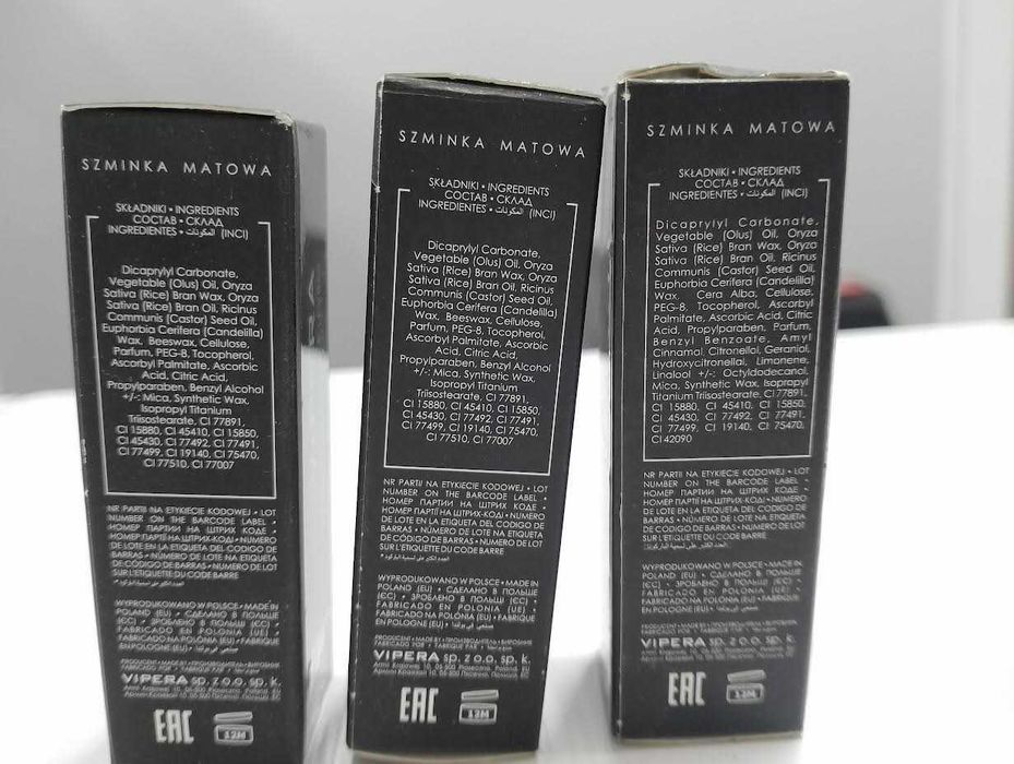 Szminka matowa do ust red  Vipera tylko 107 mocny czerwony kolor  4 g