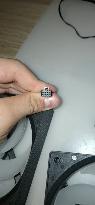 Pack ventoinhas 3 LIAN LI com o cabo de ligação á placa mãe