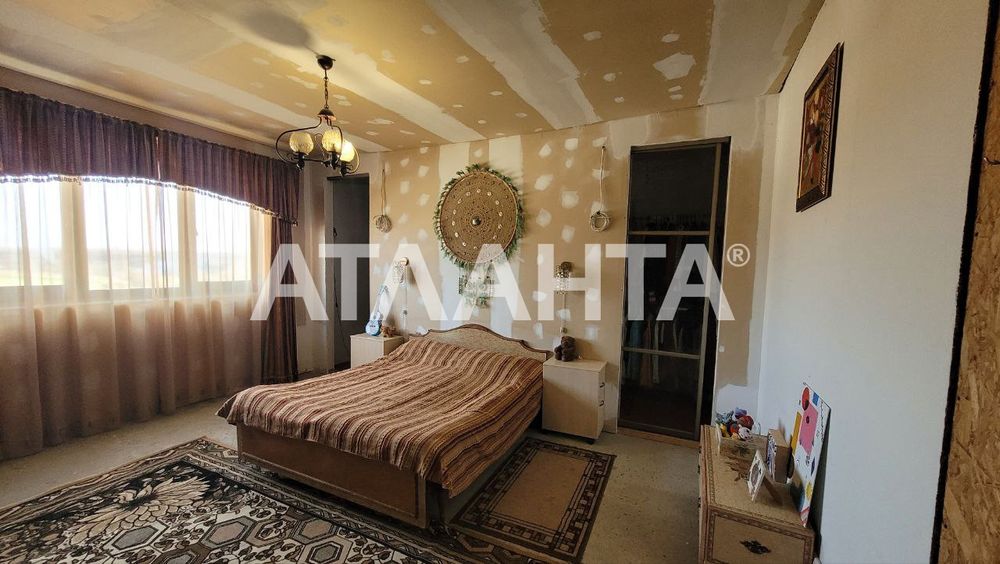 Будинок в Остриці