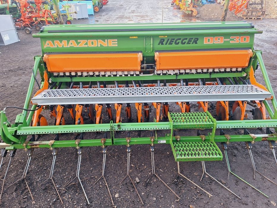 Siewnik zbożowy Amazone D9 Special 3m talerzowy stan bdb nie lemken