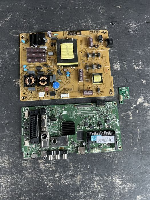 плати і деякі запчастини Panasonic tx-39dw334(Vestel17ips71,17mb110)