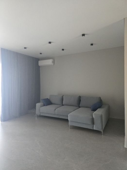 Таунхауз.Перша здача.Новий район.