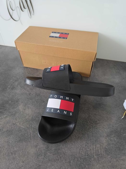 Nowe, oryginalne klapki Tommy Hilfiger