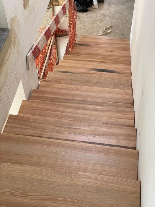 Degraus de madeira maciça por medida