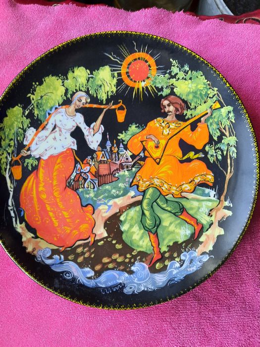 Продам красивую тарелку.